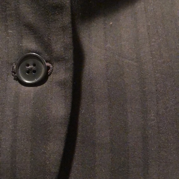 Larry Levine Taylored Blazer/Jacket Woman’s Size Sm Black w/Grey Pinstripes - Picture 4 of 10